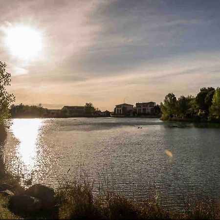 Moment De Detente Sur Le Golf De Pont-Royal Mallemort Exterior foto